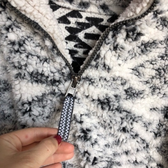 Tribal Printed Black & White Sherpa 3/4 Zip - Picture 5 of 8